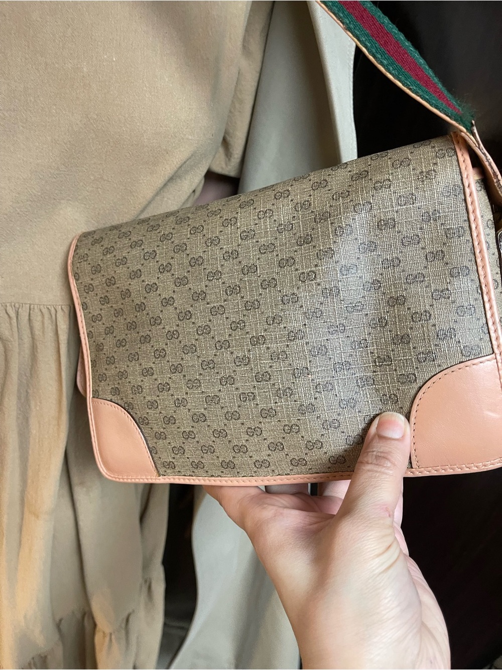 Authentic Gucci vintage micro GG crossbody bag - Picture 9 of 13
